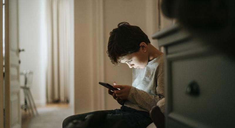 Spanyolország is követi az ausztrál példát: 16 éves kor alatt jön a közösségimédia-tilalom