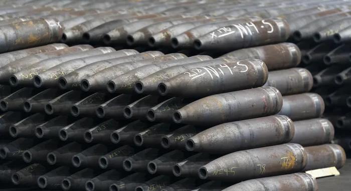 Észak-Korea januárban jelentősen csökkentette a fegyverszállítmányokat Oroszországba