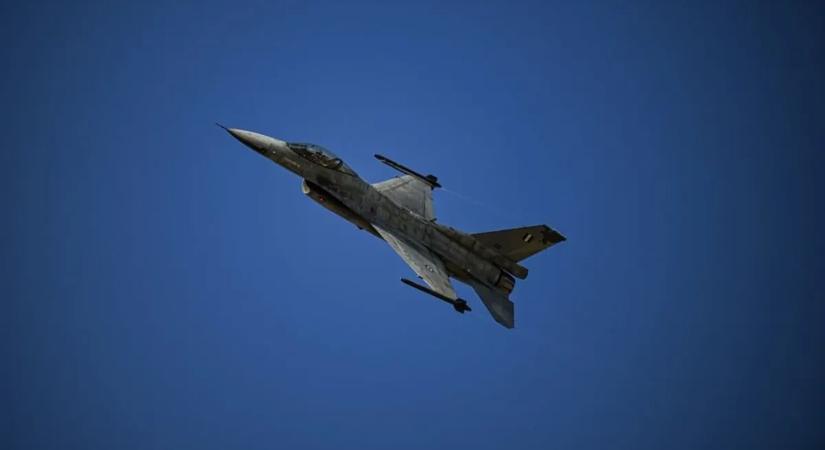 Ebből még nagy baj is lehetett volna: komoly fegyverzettel repült egy orosz vadászgép