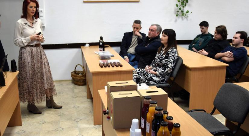 Kóstoltál már homoktövist? Ezek a zalai gyerekek már tudják, mire képesek a helyi termelők (galéria)