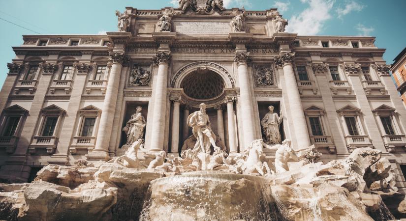 Fizetőssé vált a Trevi-kút
