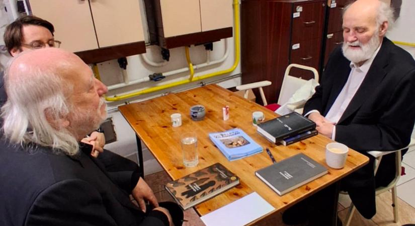 Iványi Gáboréknál járt Krasznahorkai László