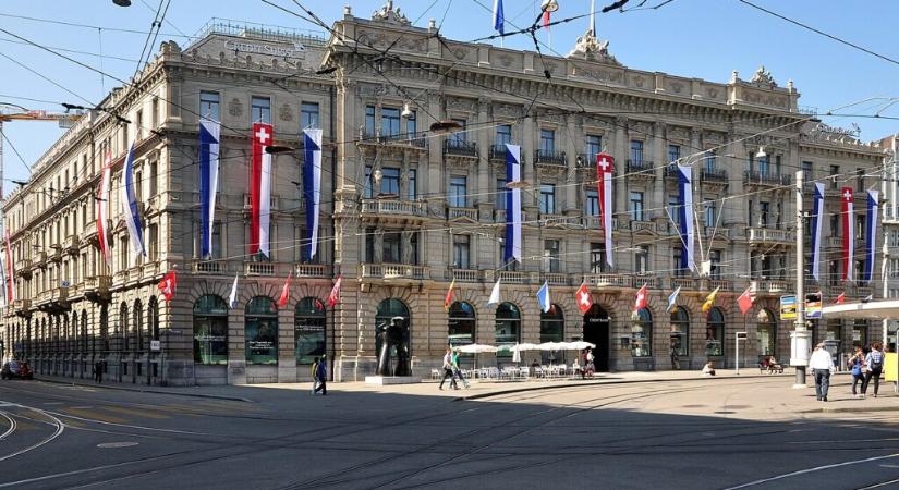 Több száz náci kötődésű bankszámlát találtak a bedőlt svájci Credit Suisse banknál