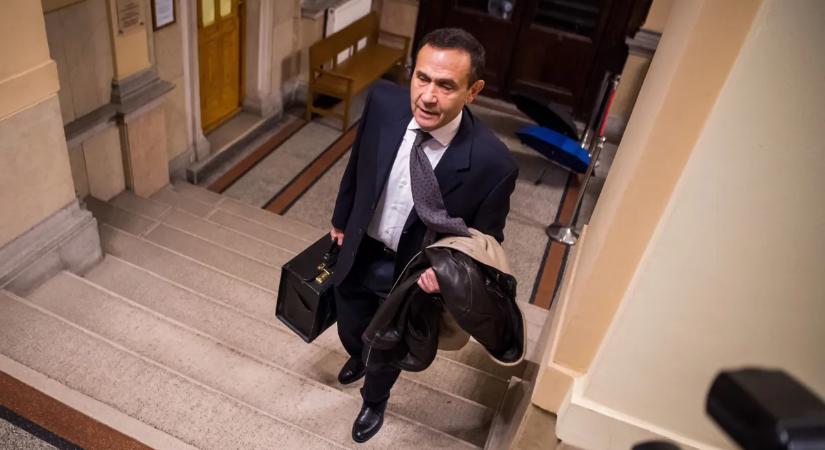 Eldőlt Gyárfás tamás sorsa