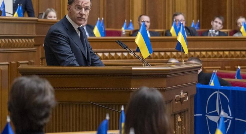 Azonnali nyugati katonai támogatást ígért Kijevnek a békekötés után a NATO főtitkára