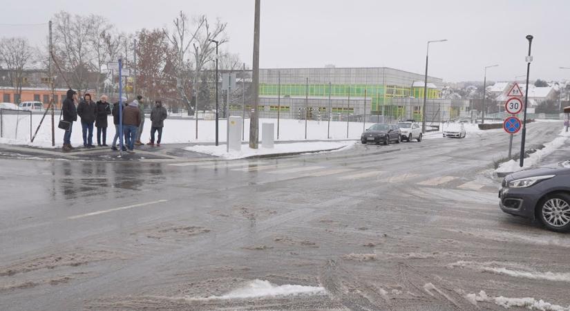 Biztonságosabban közlekedhetünk a zsíros köznél