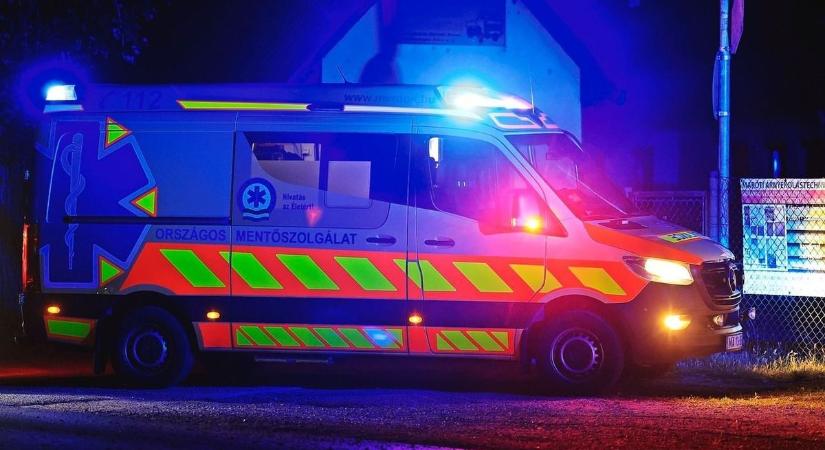 Két autó ütközött Hevesben - helyszínen a mentők is