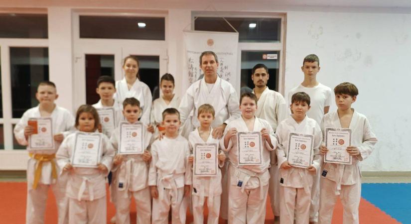 Karate – Téli kyu övvizsgát tartott a hevesi klub