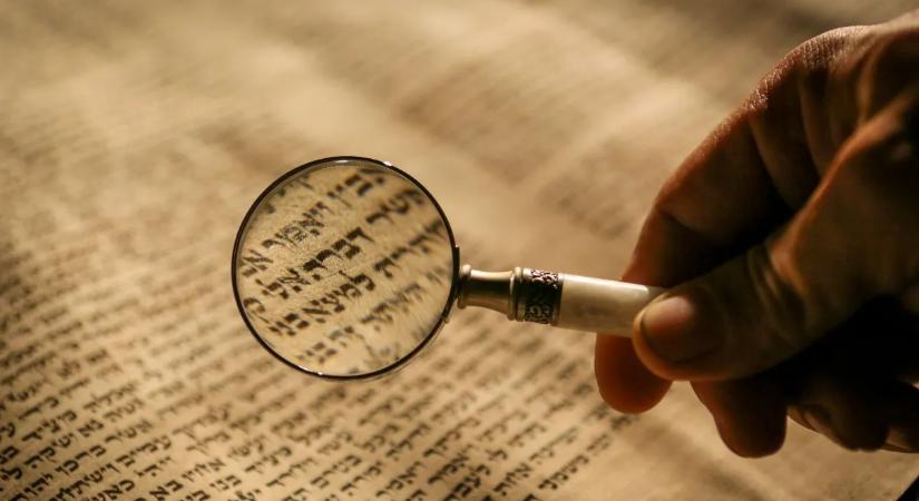 Nem mindennapi felfedezés: Bibliai lényeket igazoló tekercsekre bukkantak a szakértők