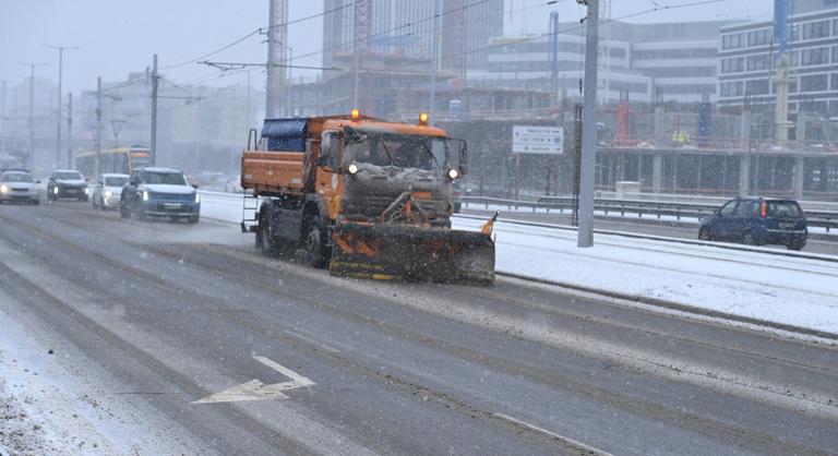 Karácsony Gergely: Folyamatos a budapesti csomópontok és megállók takarítása