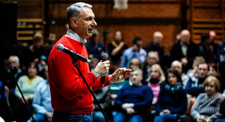 „Nem kell kiabálni, nem kell ordibálni, fenyegetőzni” – újra fórumot tart Lázár János