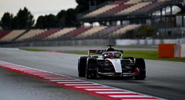 Megéri nem teljes gázzal menni az időmérőn?