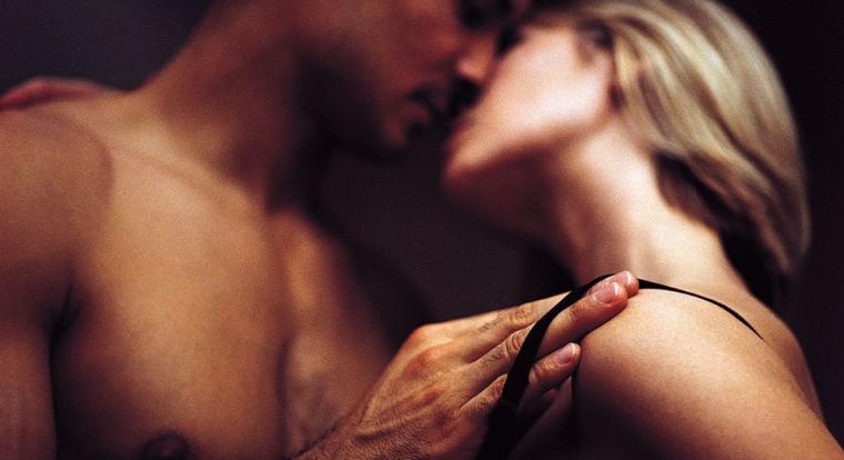 A Z generációs fiatalok egyharmada telefonozik szex közben egy felmérés szerint
