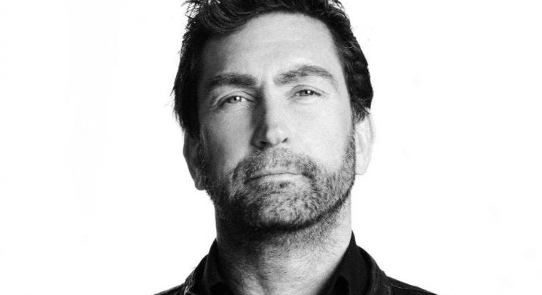 A volt Rockstar-vezetőt szexuális erőszakkal vádolják az Epstein-aktákban, de ő tagad