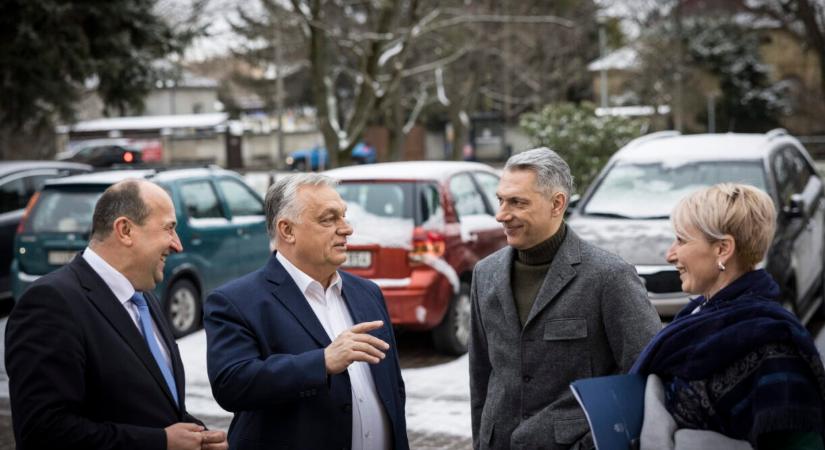 Orbán Viktor Komárom és Oroszlány polgármestereivel tárgyalt