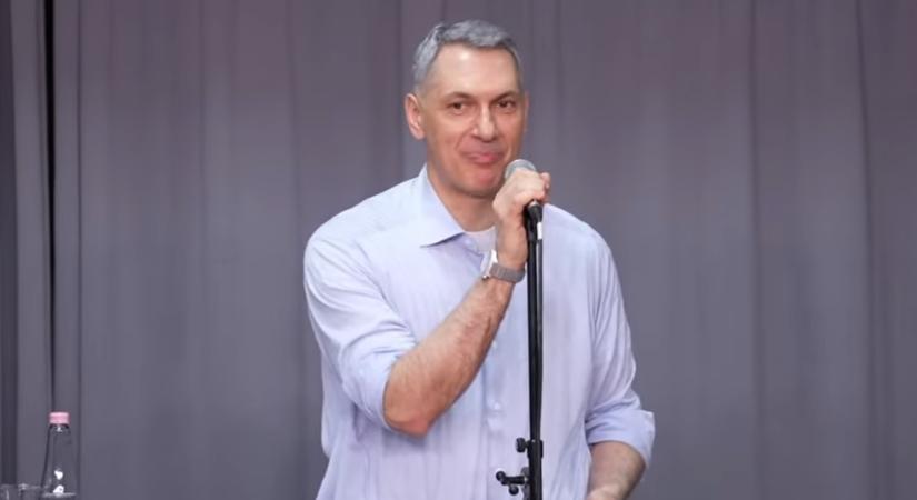Lázár János váratlanul Orbán Viktor hibáiról kezdett el beszélni a fórumán, kiült a döbbenet Pusztaszabolcson
