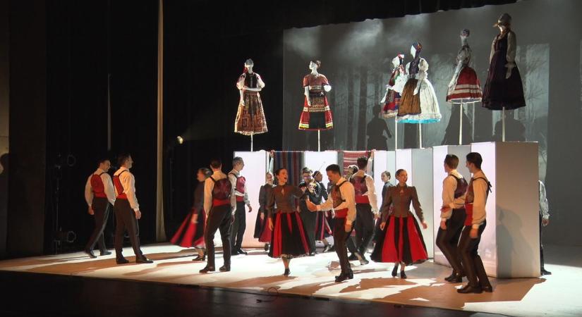 Időtlen szerelem néptáncban elmesélve – Magyar rapszódia Pápán