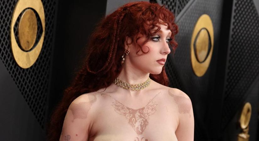 Chappell Roan az extrán villantós ruhájáról: „Nem érzem annyira botrányosnak”