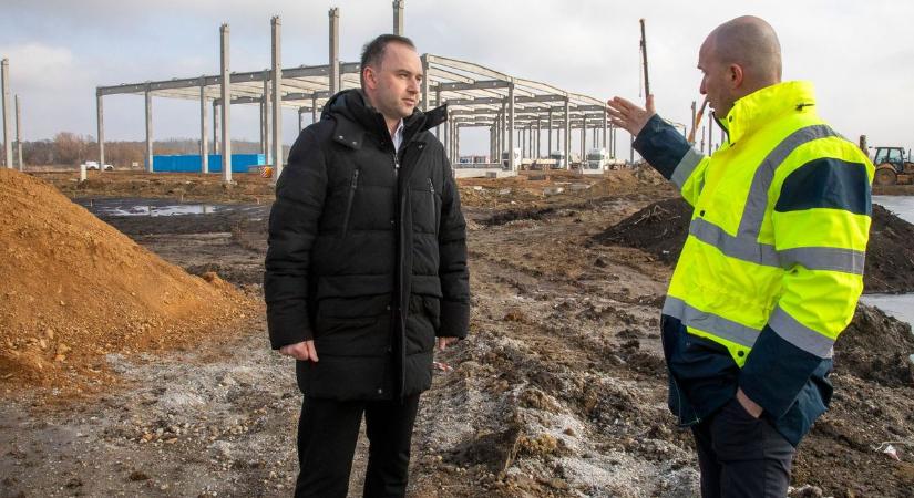 Óriási logisztikai központot épít a Waberer's Sopronban  videó, fotók