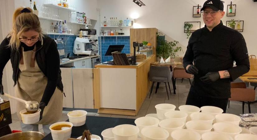 Fiatal étteremtulajdonosok főztek szívvel-lélekkel a rászorulóknak Baján