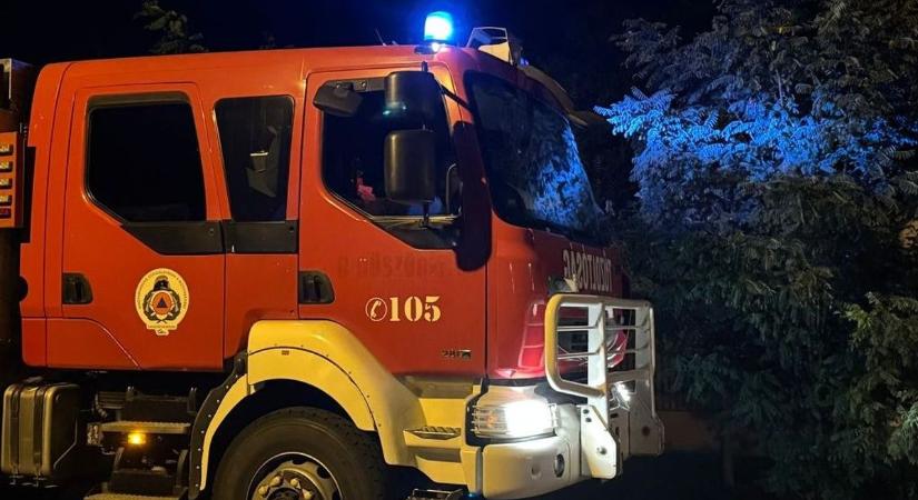 Árokban landolt egy autó a 3-as főúton