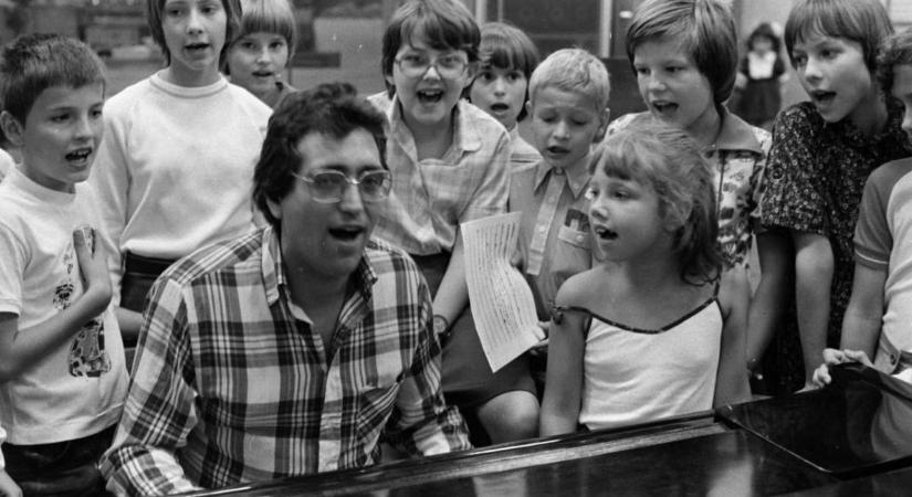 EGY KIS PATAK MINDIG ROHANT: SZOMORKÁS LEVÉL MÁTÉ PÉTERNEK