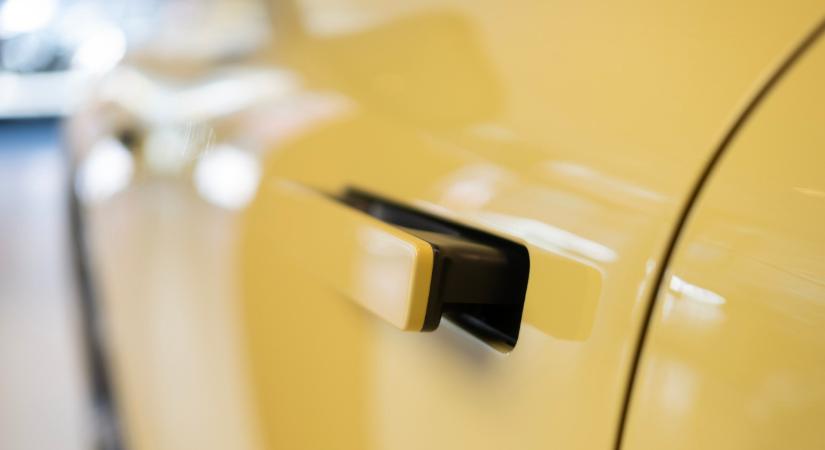 Globális lavinát indíthat egy új kínai szabály az autóknál