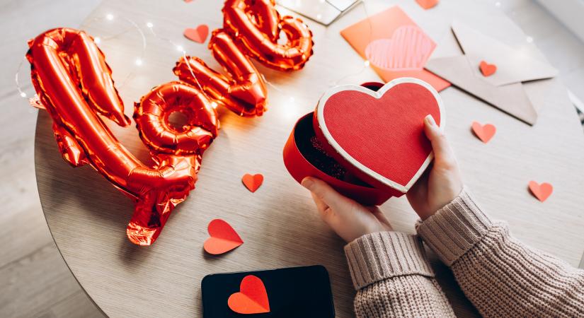 Valentin-napi ajándékötletek nőknek, férfiaknak és pároknak – legyen ez a nap a valódi örömszerzés ideje!