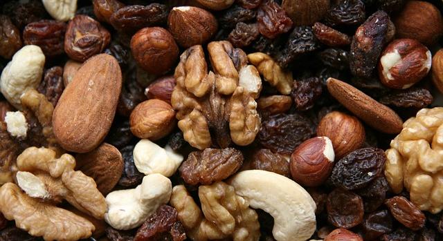 A diófélék rendszeres fogyasztása segíti az egészséges táplálkozási minták kialakulását