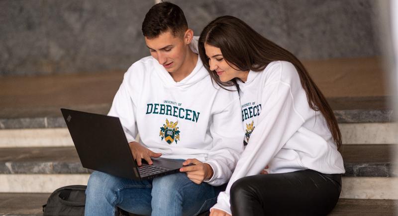 A kibertámadások elleni védekezésre tanít a DE IK új képzése