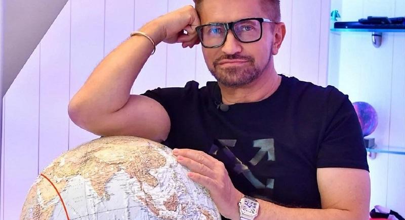 Cápák közé vitte új barátnőjét Jákob Zoli