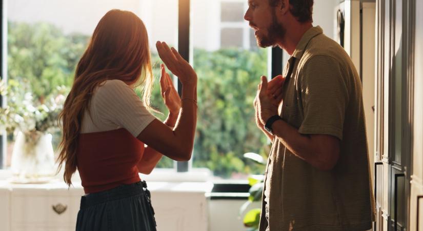 Érzelmileg instabil? Ezek a vörös zászlók figyelmeztetnek már a kapcsolat elején