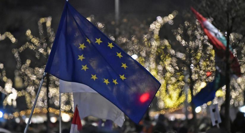 Elkészült a felmérés, a magyarok kevésbé félnek a háborútól és a migrációtól az uniós átlagnál