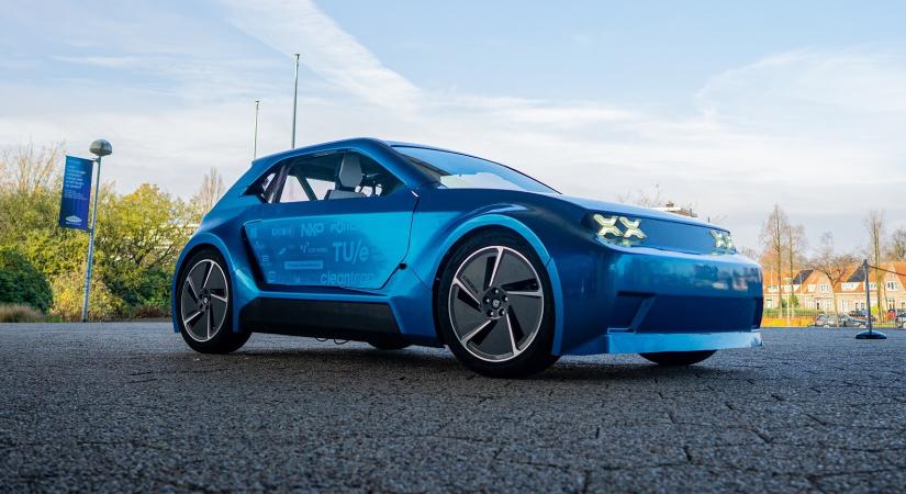 Itt egy modern autó, amit bárki képes megjavítani