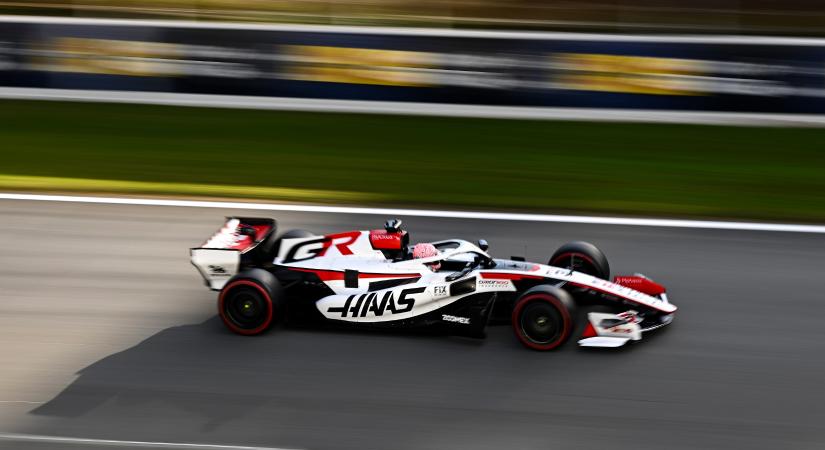 Sérülten tesztelt a Forma-1-es pilóta?