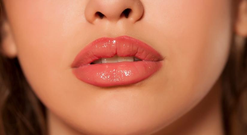 A 6 legjobb drogériás ajaktinta, ami a reggeli kávét is túléli