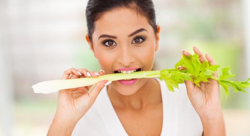 Soha többet nem kell fizetned érte! Így termeszthetsz szárzellert otthon, akár a konyhai hulladékból