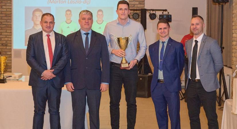 Egy este, amely a sípmesterekről szólt – díjazták az év legjobb játékvezetőit