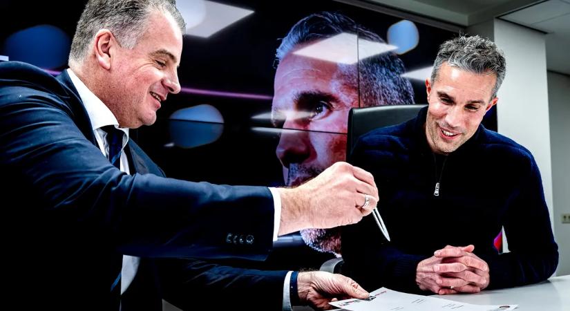 Kiszivárgott a klubvezér privát mobilszáma, bajban a fenyegetőző focidrukkerek