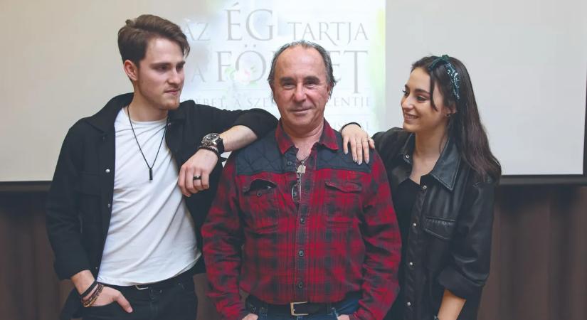 Varga Miklós nagyon büszke ikergyerekeire: „A család mindenek felett”