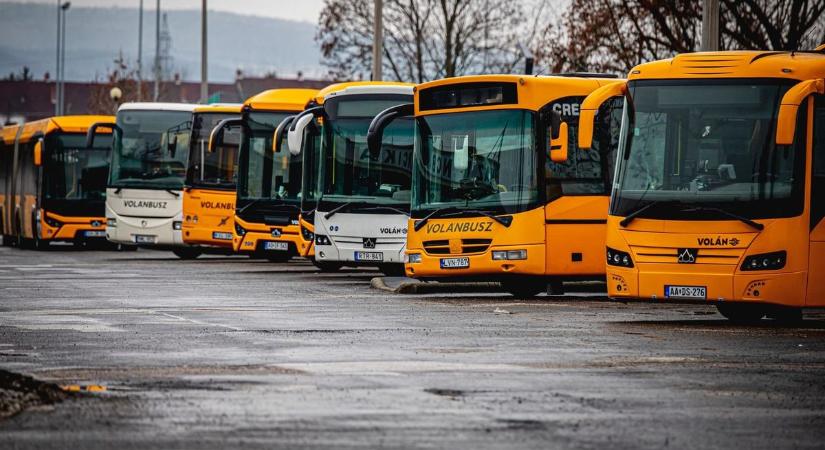 Végre lecserélik a régi, forró buszokat – klímás, új járművek jönnek