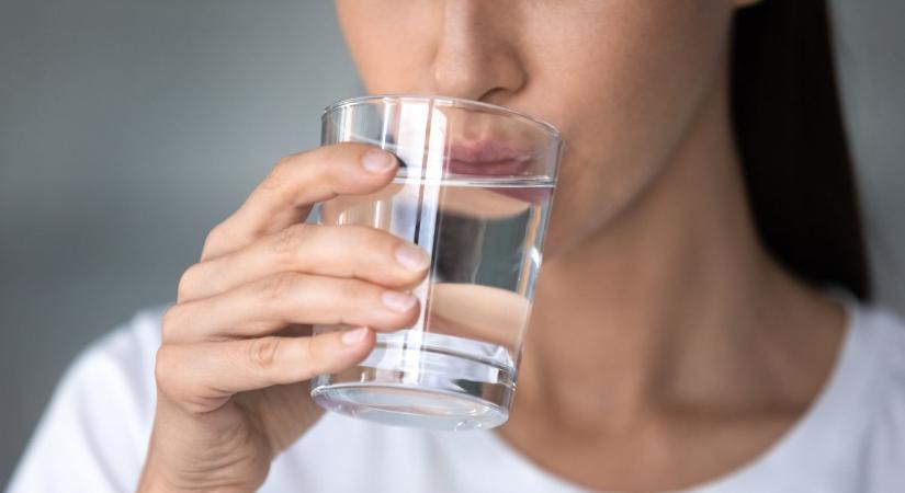 Azonnali termékvisszahívás: mérgező poharak kerülhettek egy szegedi üzlet polcaira