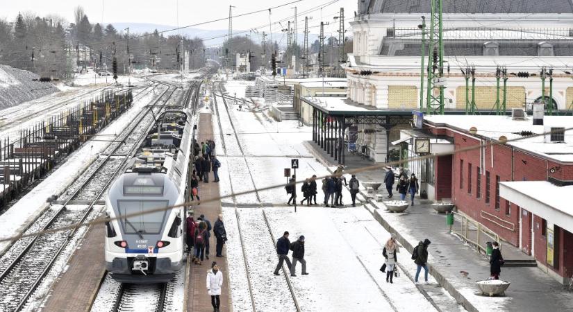 Annyit késett a reggeli személyvonat, hogy el se jutott a végállomásig
