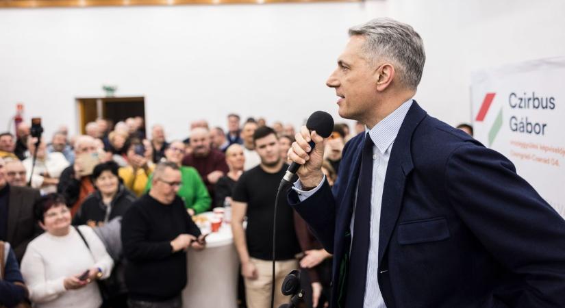 Elnézve azt a szerencsétlenkedést, amit Lázár János hetek óta művel, egyszerűen nem értem, minek improvizál