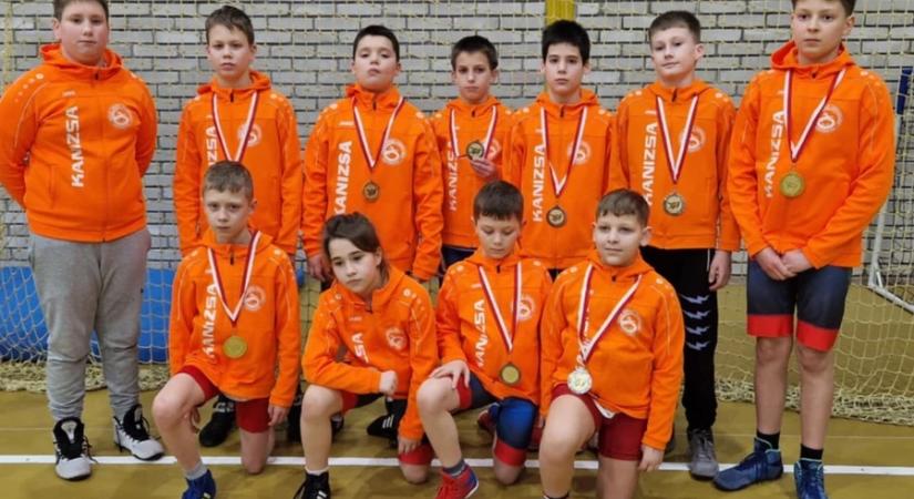 Területi versenyen remekeltek a fiatal birkózók