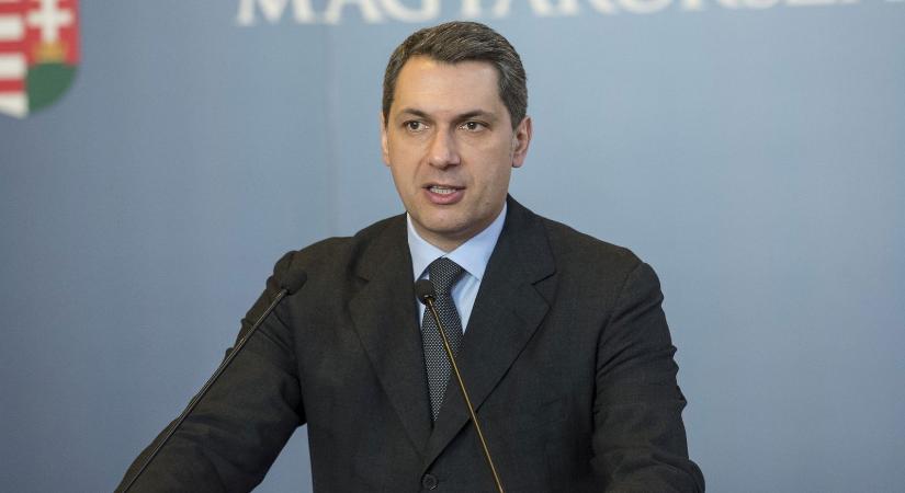 Mindenki ezt a Lázár János-tárgyat akarja megszerezni, brutális licitháború indult, röpködnek a milliók