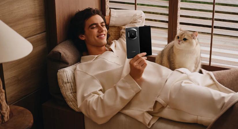 Megérkezett Magyarországra a Huawei legújabb hajlítható okostelefonja