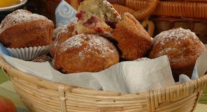 Ellenállhatatlan joghurtos-cseresznyés muffin: 20 perces kevert tésztás sütit mutatunk