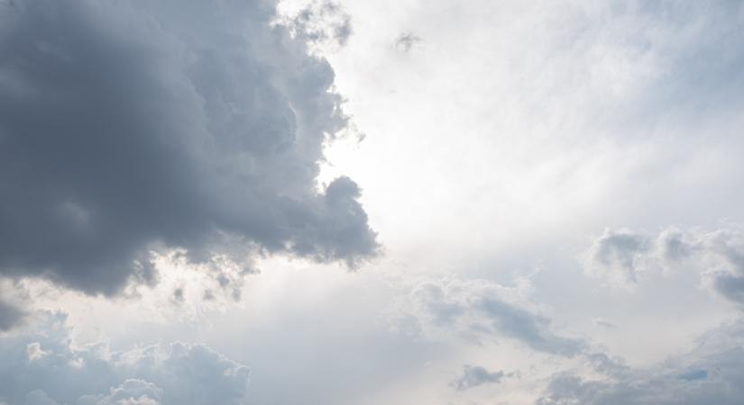 Borongós, szeles, esős, napsütés nélkül