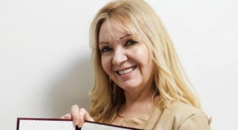 Dékáni elismerésben részesült a titkárság vezetője